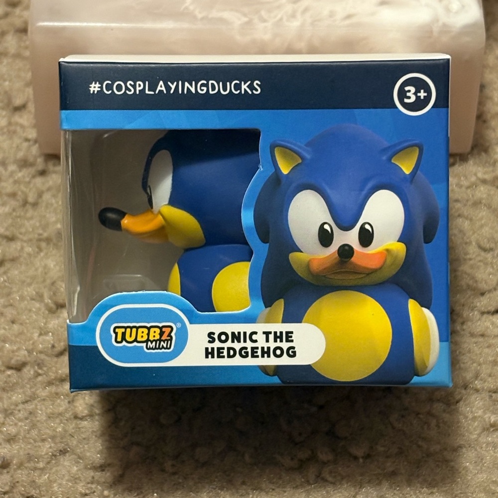 NWT Sonic The Hedgehog Cosplaying Duck